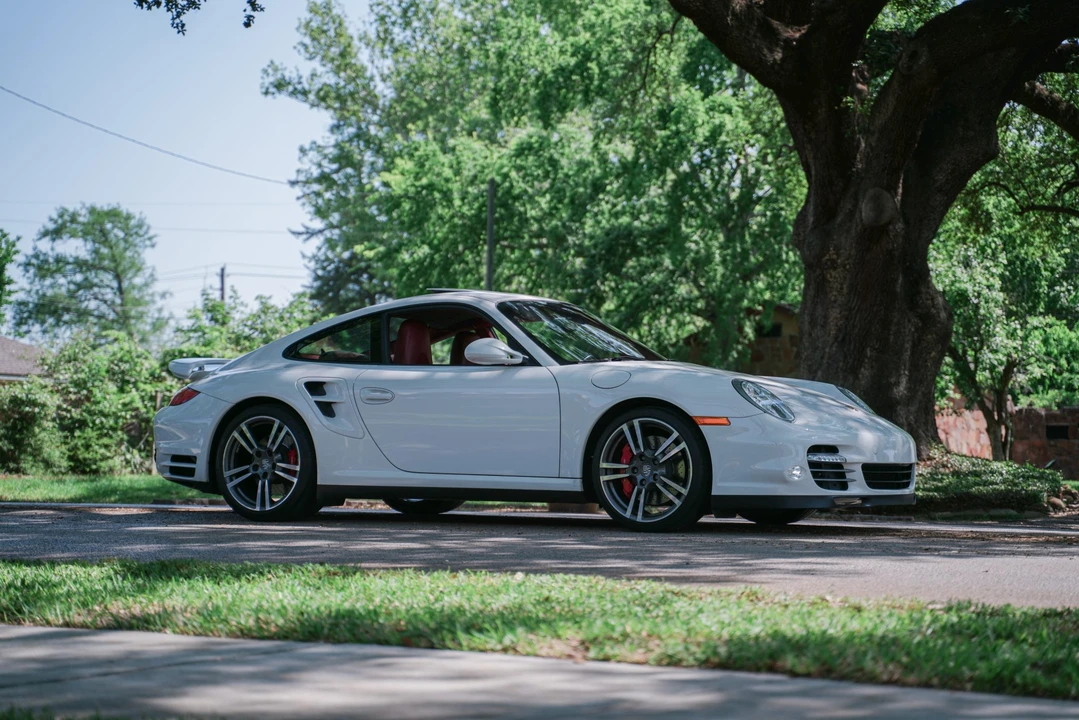 2010 Porsche 997 Turbo - Image 17 of 31
