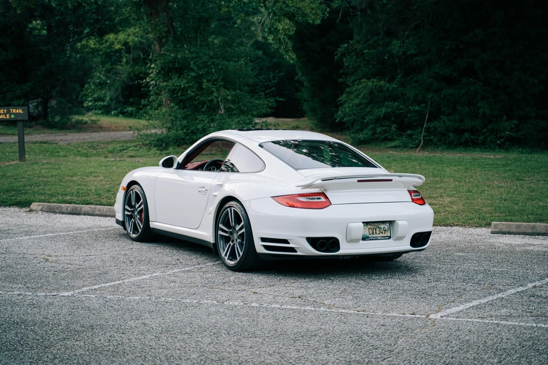 2010 Porsche 997 Turbo - Image 11 of 31