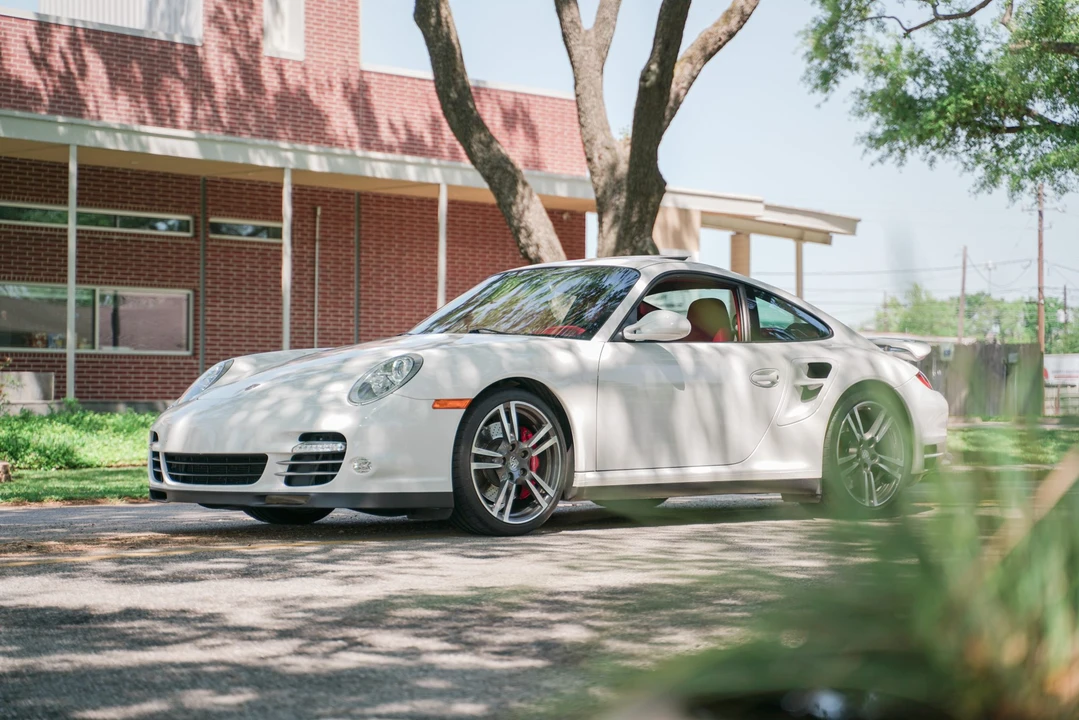 2010 Porsche 997 Turbo - Image 26 of 31
