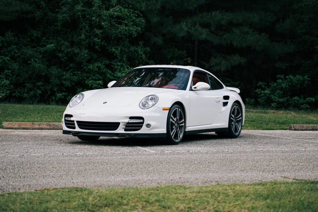 2010 Porsche 997 Turbo - Image 8 of 31