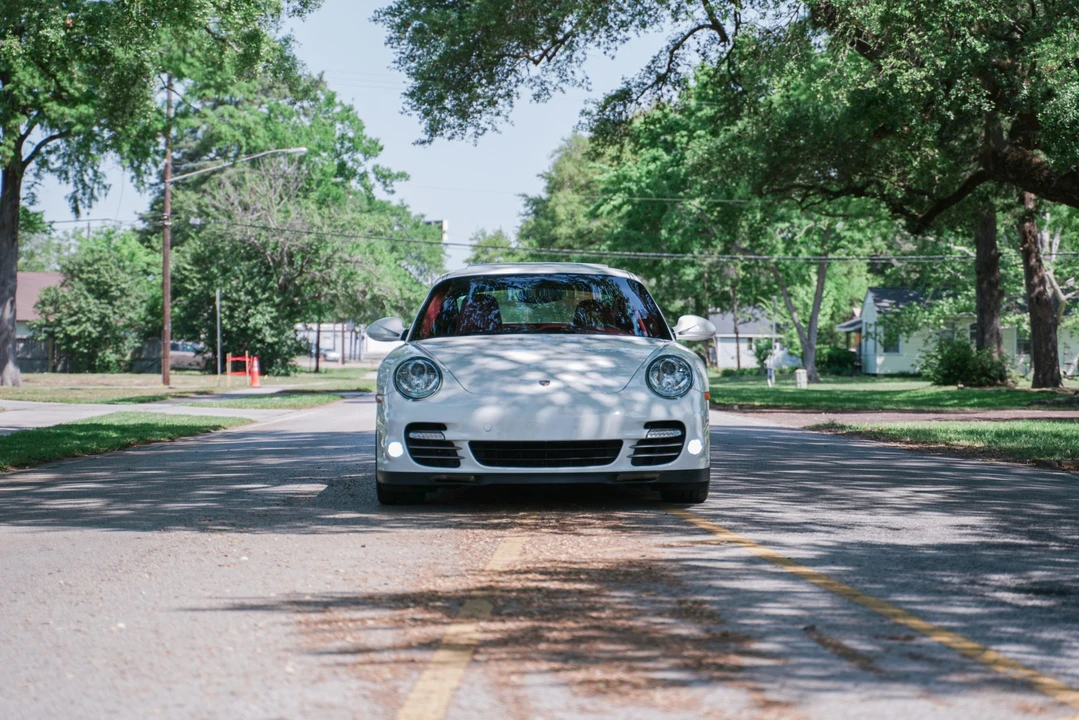 2010 Porsche 997 Turbo - Image 24 of 31