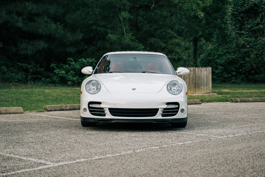 2010 Porsche 997 Turbo - Image 6 of 31