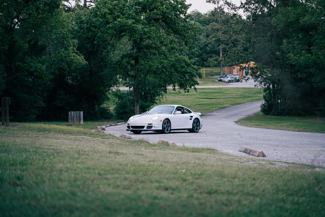 2010 Porsche 997 Turbo - Image 9 of 31