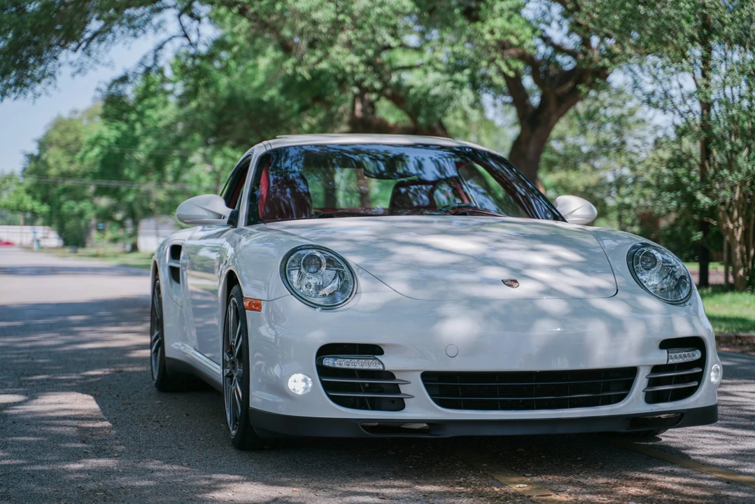 2010 Porsche 997 Turbo - Image 22 of 31