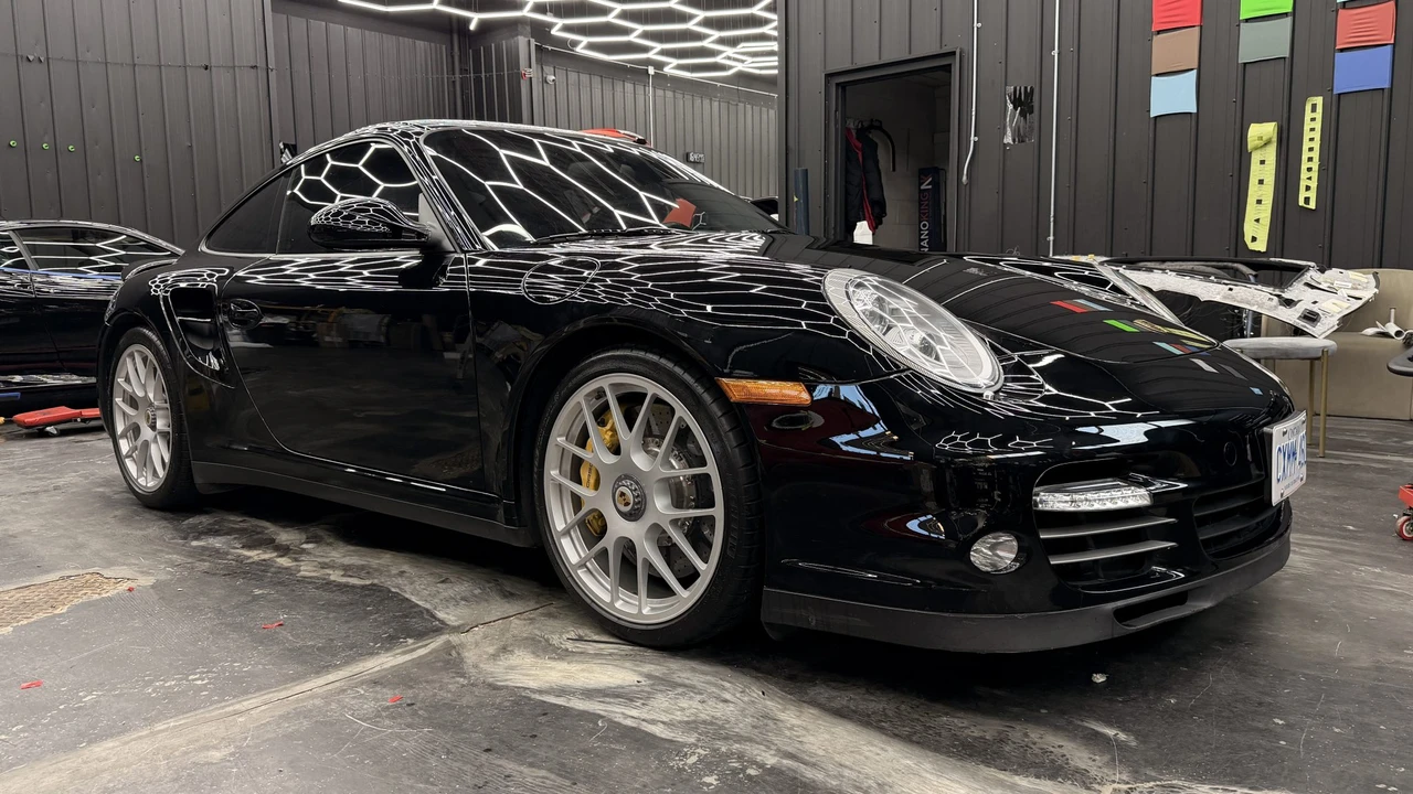 2011 Porsche 997 Turbo S - Image 21 of 31