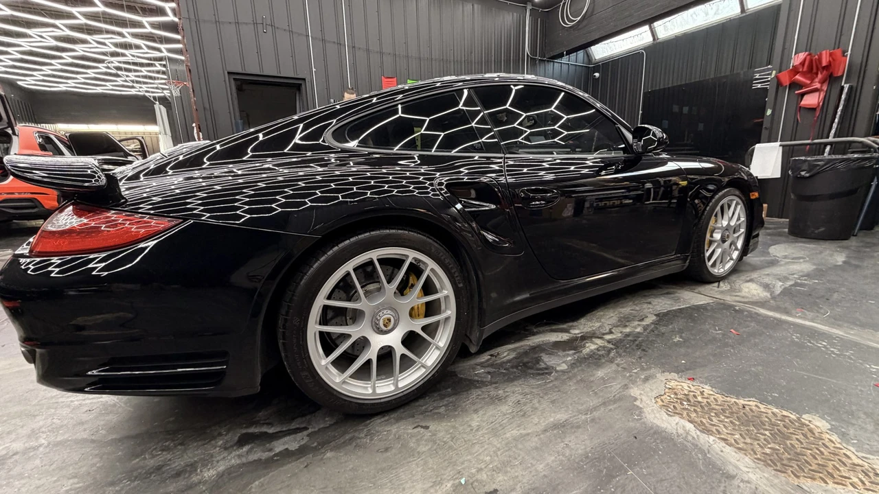 2011 Porsche 997 Turbo S - Image 22 of 31