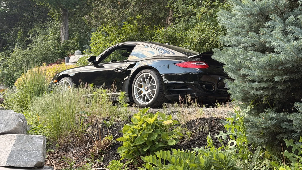 2011 Porsche 997 Turbo S - Image 26 of 31