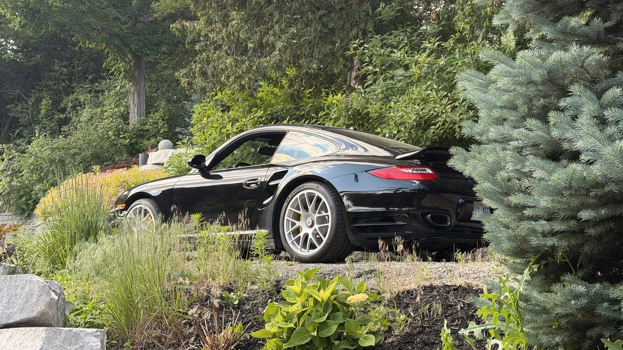 2011 Porsche 997 Turbo S - Image 25 of 31