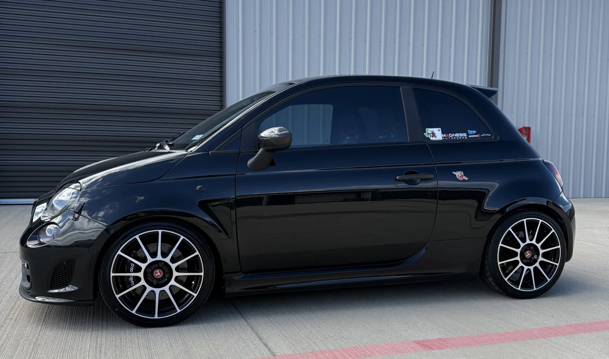 2013 Fiat Abarth 500 - Image 3 of 31