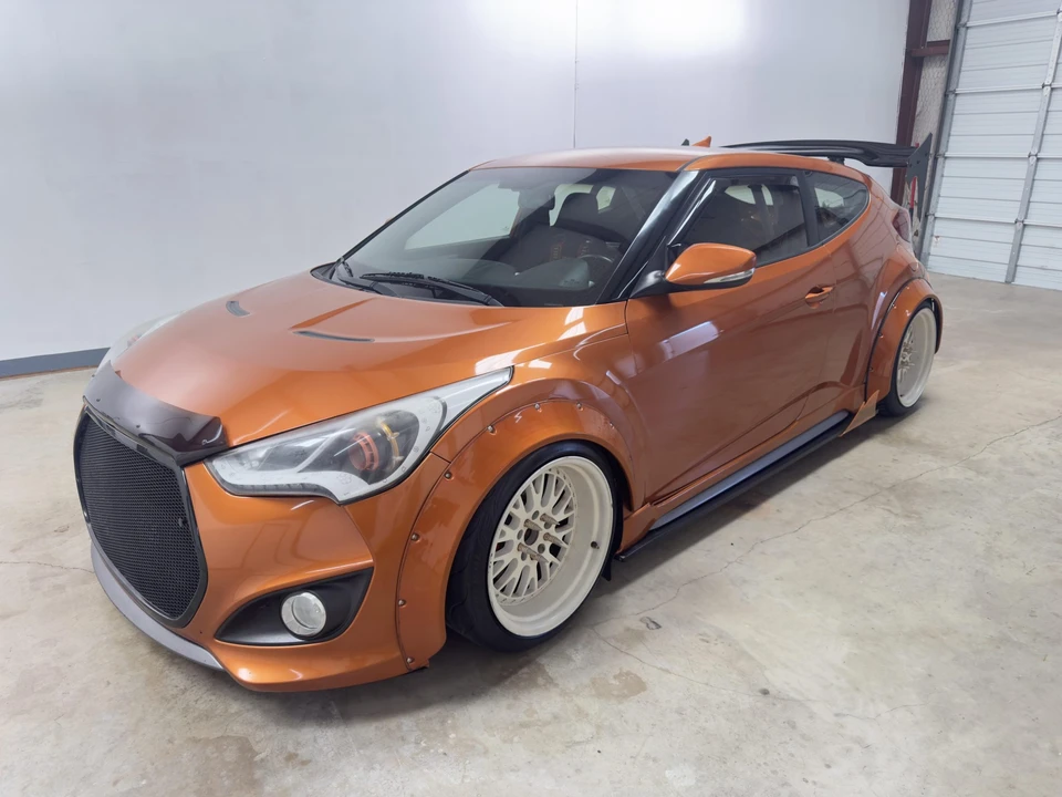 2014 Hyundai Veloster - Image 2 of 31
