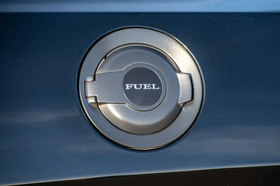 2015 Dodge Challenger SRT Hellcat 3rd Gen - Image 25 of 31