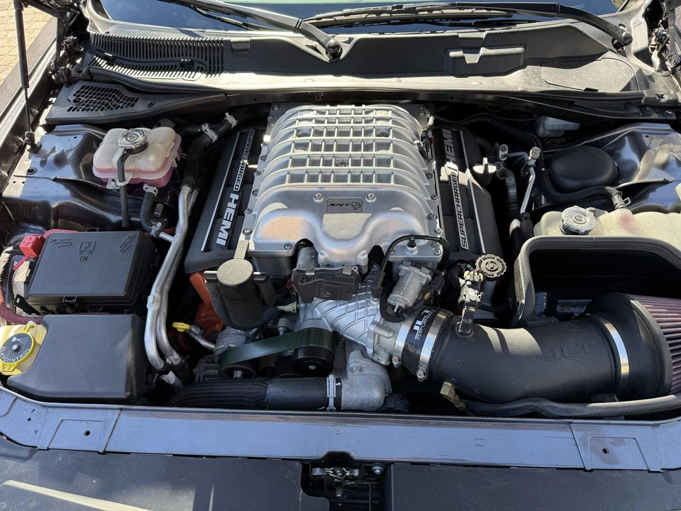 2015 Dodge Challenger SRT Hellcat 3rd Gen - Image 27 of 31
