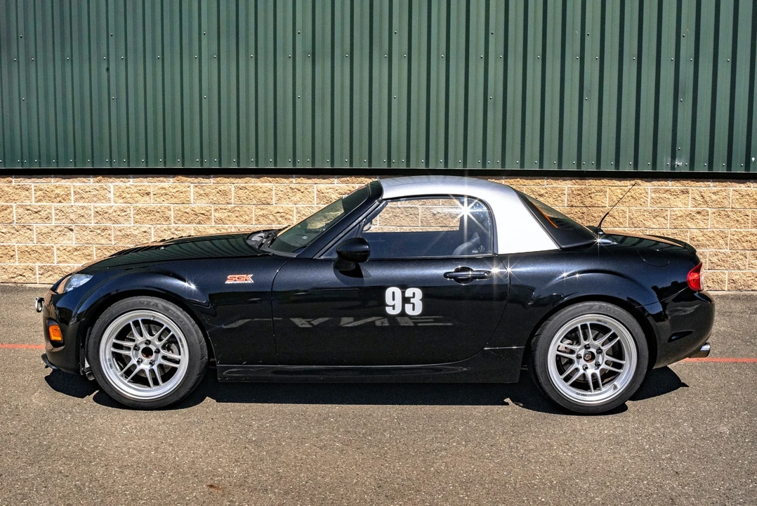 2015 Mazda NC MX-5 Miata - Image 3 of 31