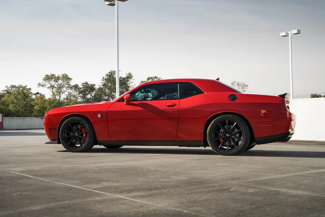 2016 Dodge Challenger SRT Hellcat 3rd Gen - Image 25 of 31