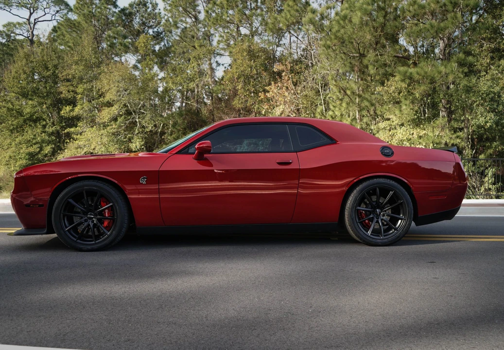 2016 Dodge Challenger SRT Hellcat 3rd Gen - Image 26 of 31