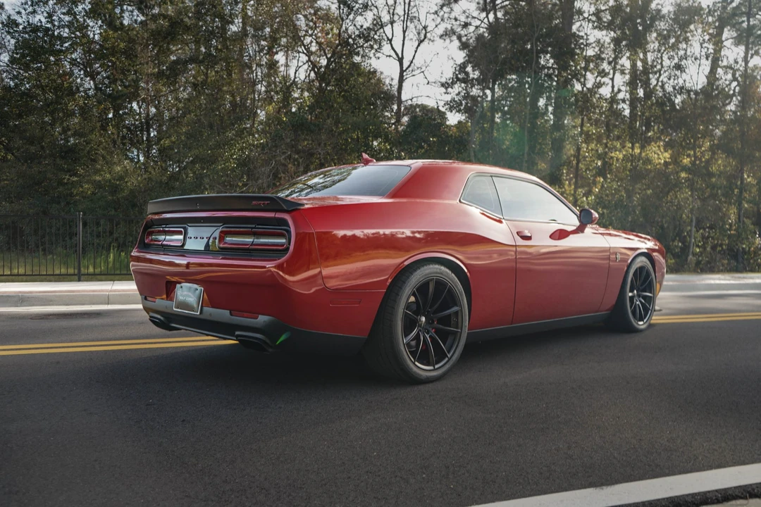2016 Dodge Challenger SRT Hellcat 3rd Gen - Image 17 of 31