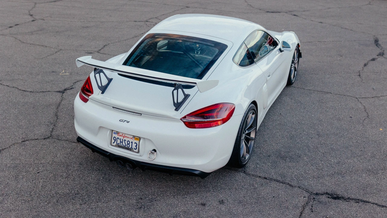 2016 Porsche 981 Cayman GT4 - Image 12 of 31