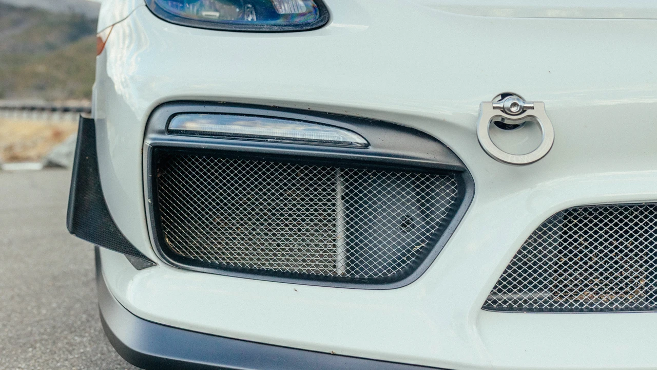 2016 Porsche 981 Cayman GT4 - Image 21 of 31