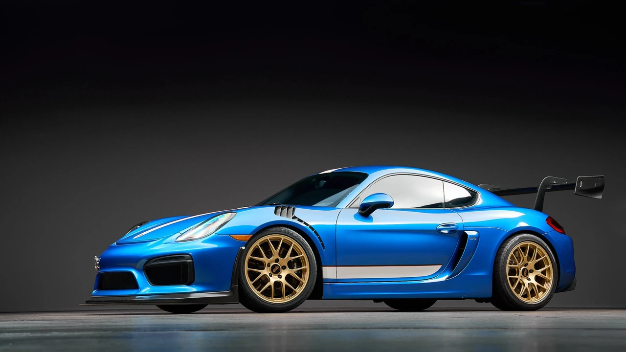 2016 Porsche 981 Cayman GT4 - Image 2 of 31