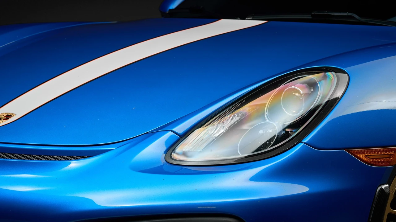 2016 Porsche 981 Cayman GT4 - Image 20 of 31