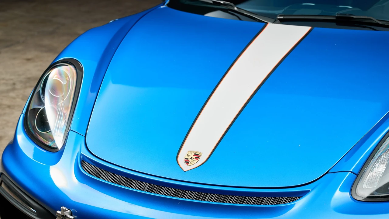 2016 Porsche 981 Cayman GT4 - Image 25 of 31