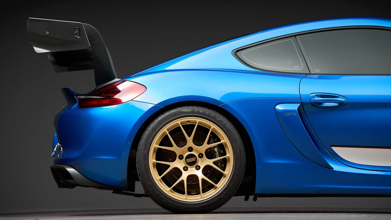 2016 Porsche 981 Cayman GT4 - Image 29 of 31