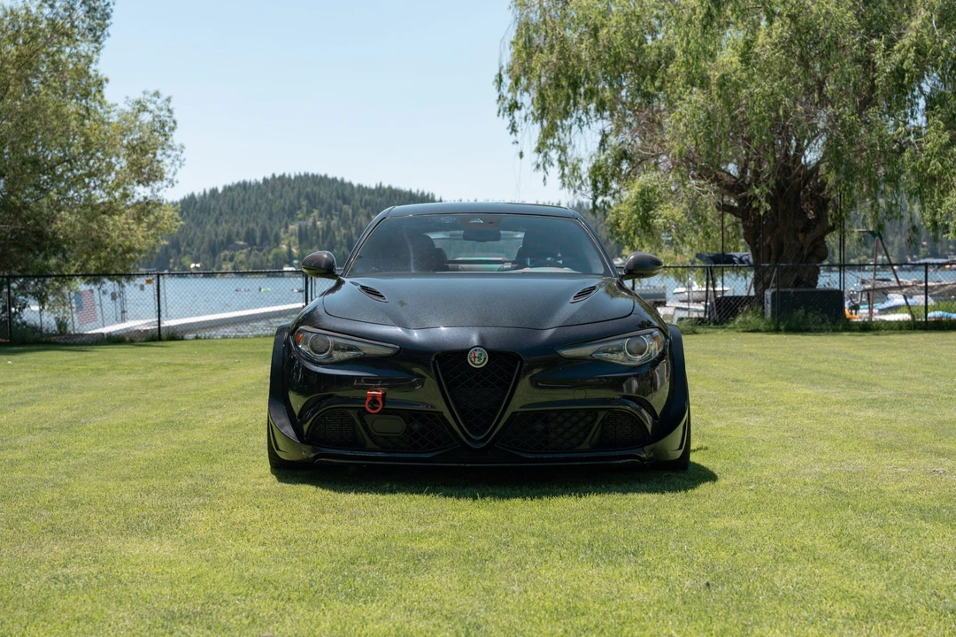 2017 Alfa Romeo Giulia Quadrifoglio - Image 2 of 31