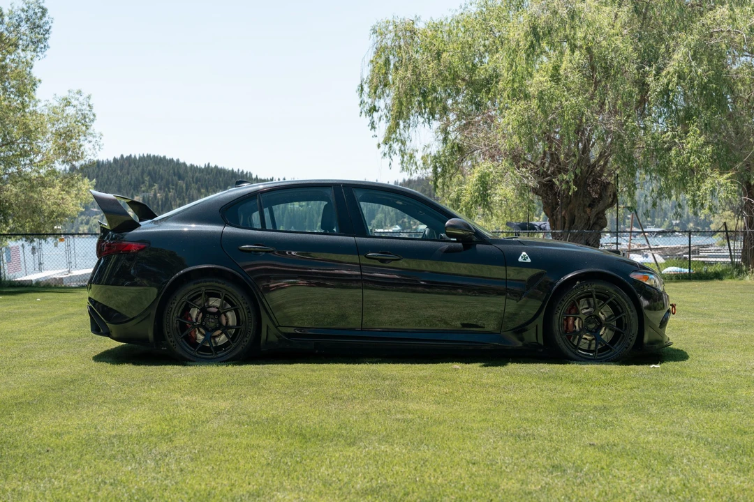 2017 Alfa Romeo Giulia Quadrifoglio - Image 4 of 31