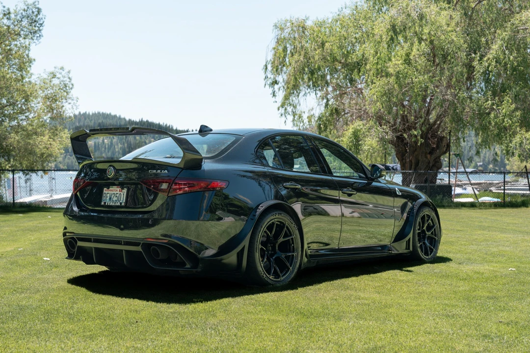 2017 Alfa Romeo Giulia Quadrifoglio - Image 5 of 31