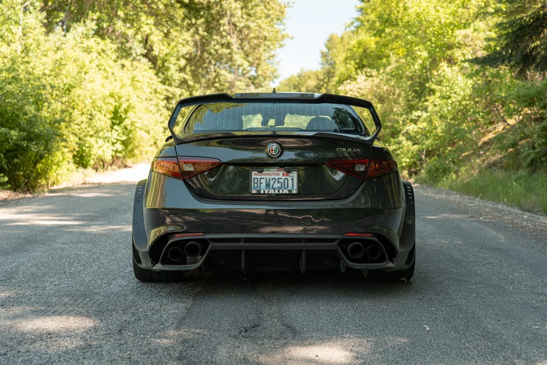 2017 Alfa Romeo Giulia Quadrifoglio - Image 13 of 31