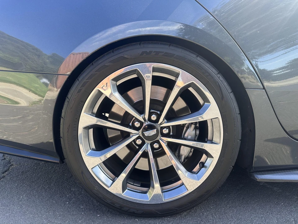2017 Cadillac CTS-V 3rd Gen - Image 28 of 31