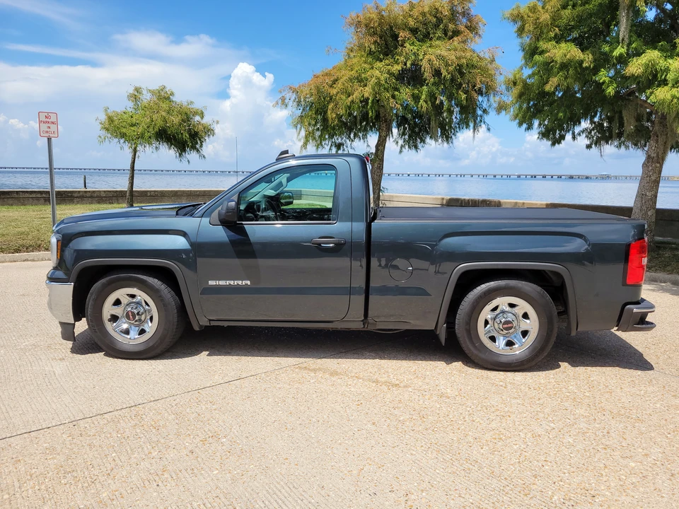 2017 GMC Sierra 4th Gen - Image 4 of 31