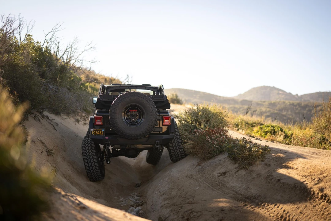 2018 Jeep JL Wrangler - Image 6 of 31
