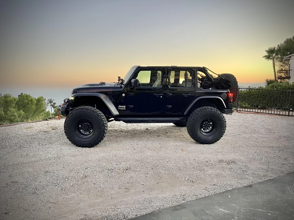 2018 Jeep JL Wrangler - Image 12 of 31