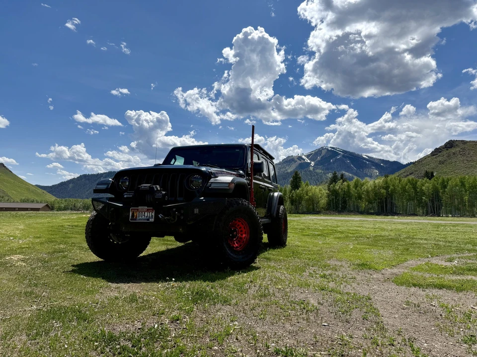 2019 Jeep JL Wrangler - Image 2 of 31