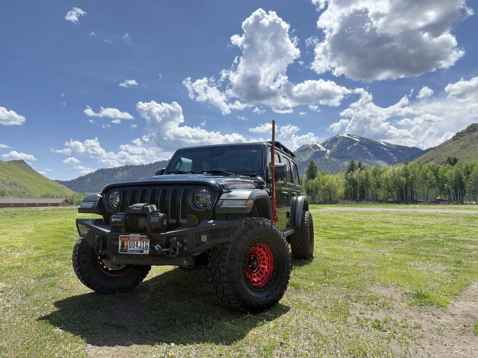 2019 Jeep JL Wrangler - Image 3 of 31