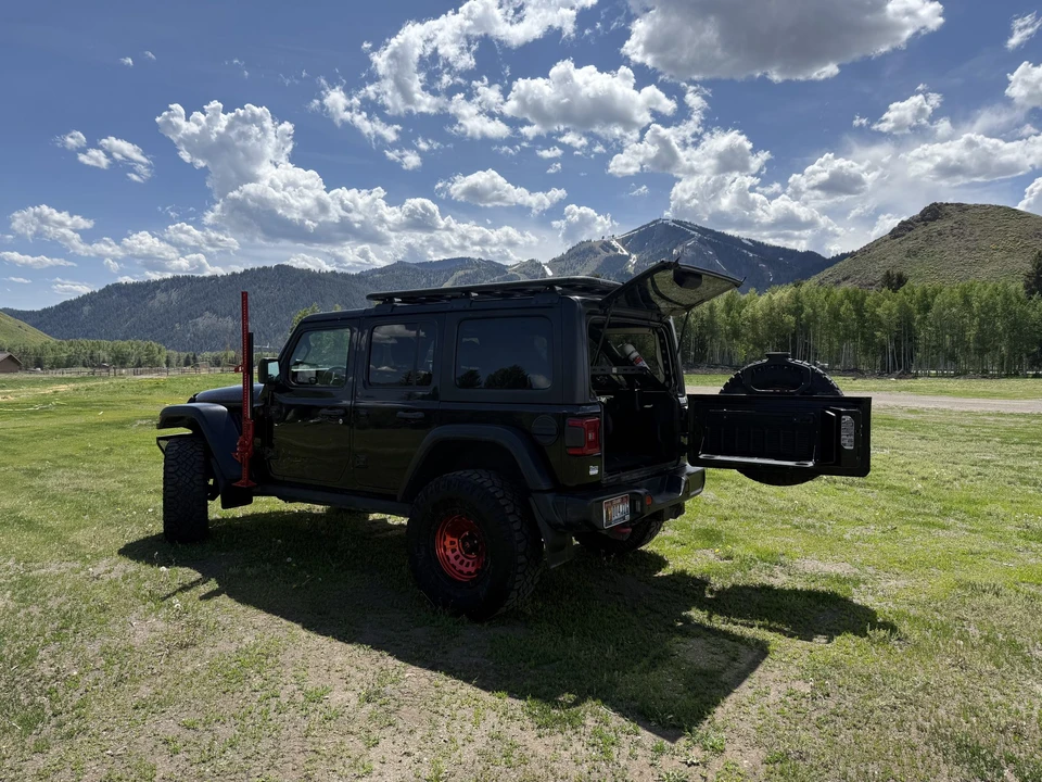 2019 Jeep JL Wrangler - Image 26 of 31