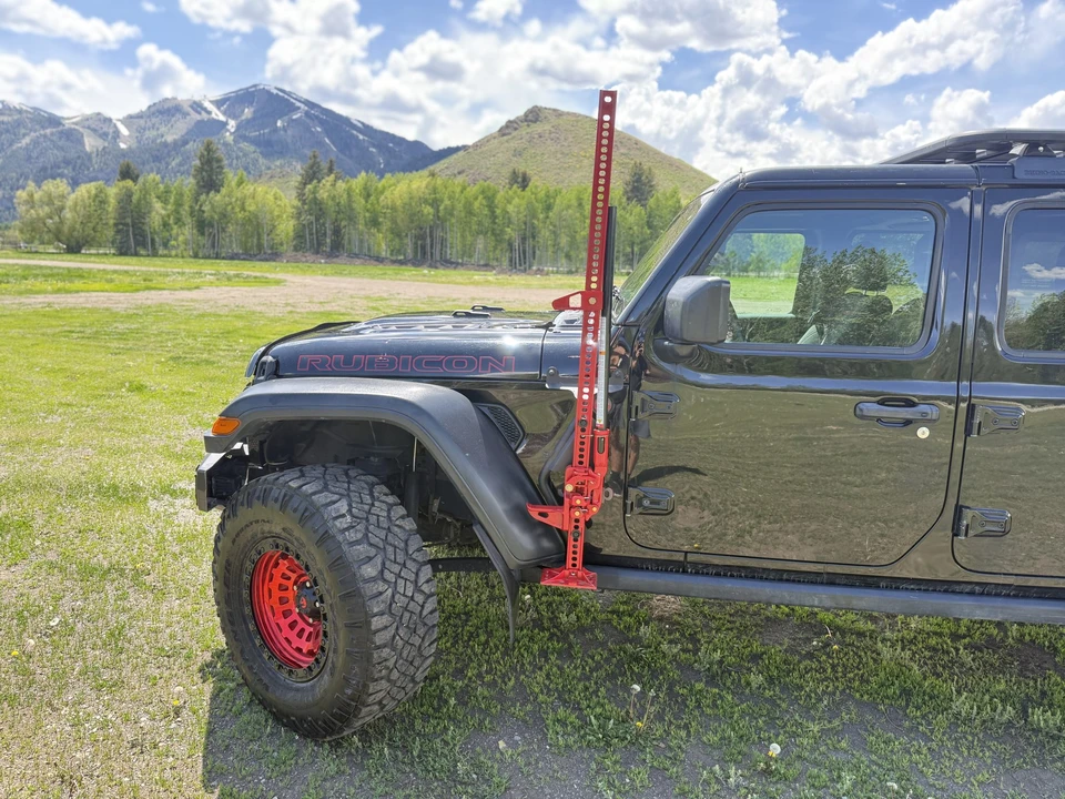 2019 Jeep JL Wrangler - Image 19 of 31