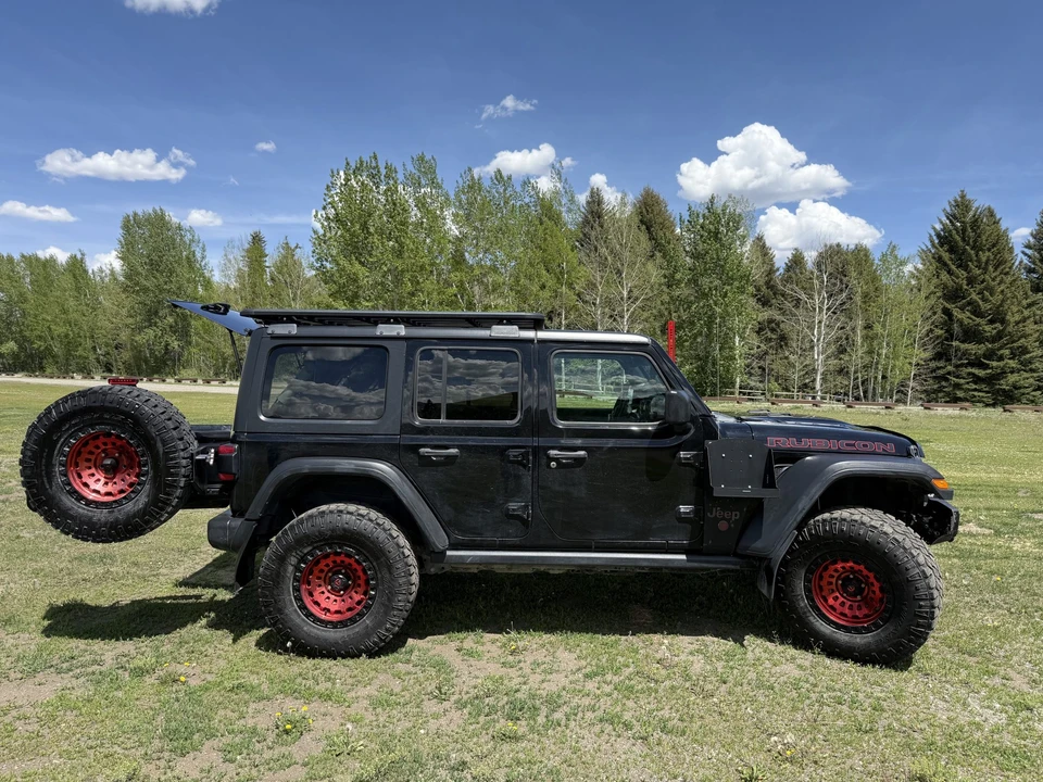 2019 Jeep JL Wrangler - Image 22 of 31