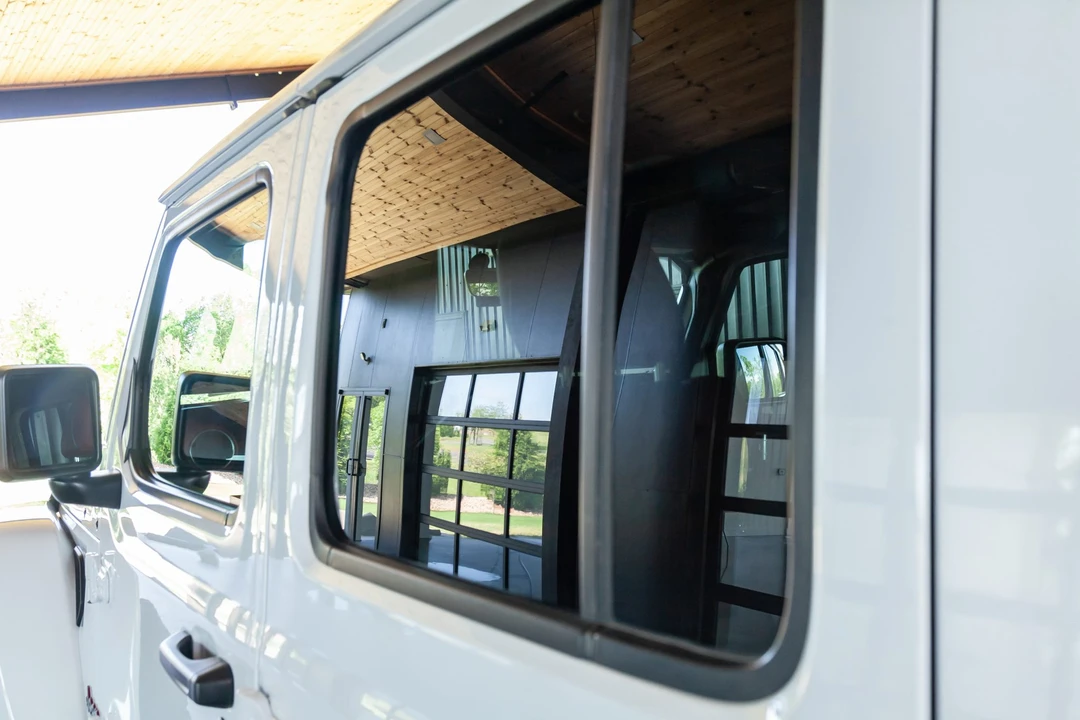 2019 Jeep JL Wrangler - Image 26 of 31