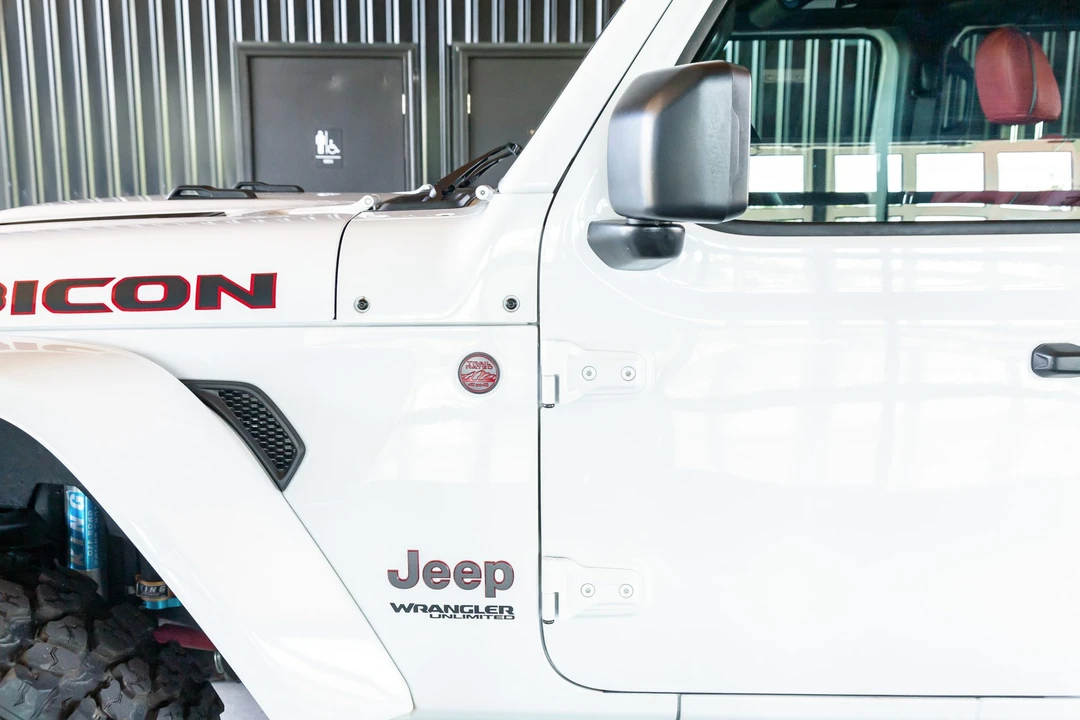 2019 Jeep JL Wrangler - Image 19 of 31