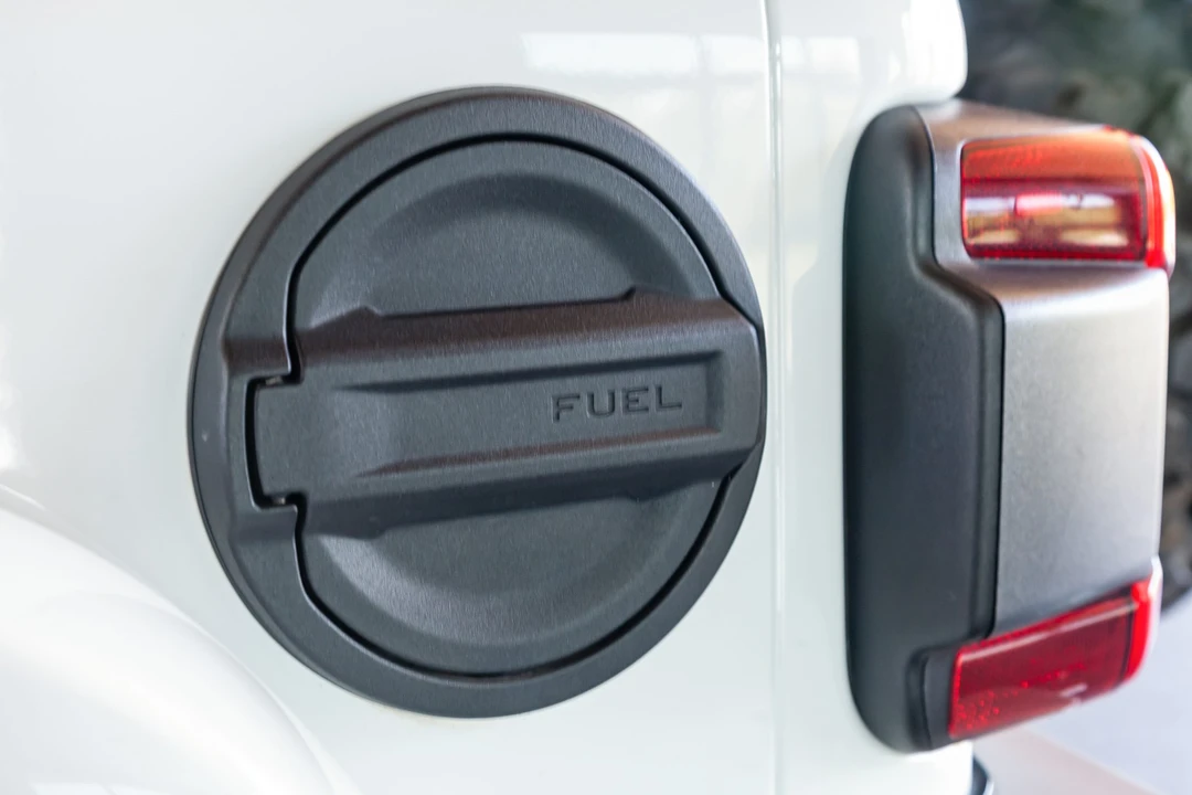 2019 Jeep JL Wrangler - Image 27 of 31
