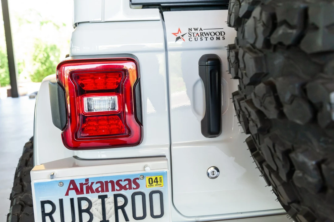 2019 Jeep JL Wrangler - Image 29 of 31