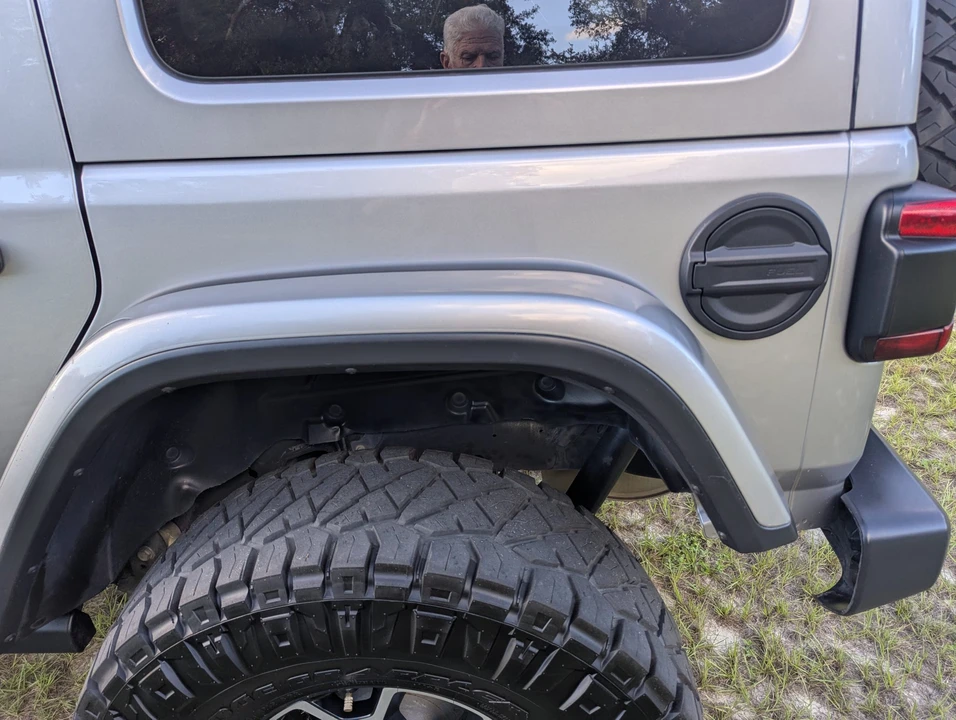 2019 Jeep JL Wrangler - Image 23 of 31