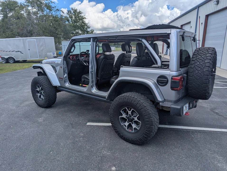 2019 Jeep JL Wrangler - Image 12 of 31
