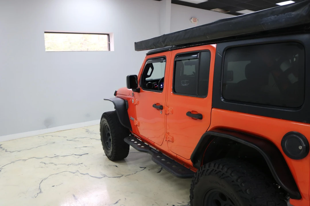 2019 Jeep JL Wrangler - Image 23 of 31