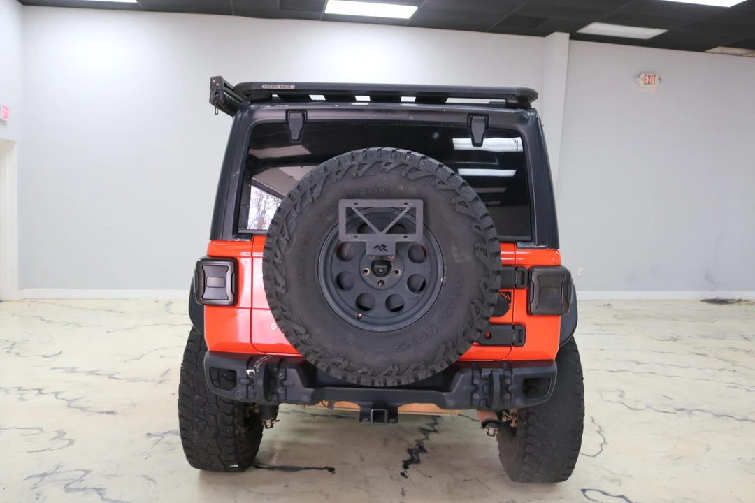 2019 Jeep JL Wrangler - Image 14 of 31
