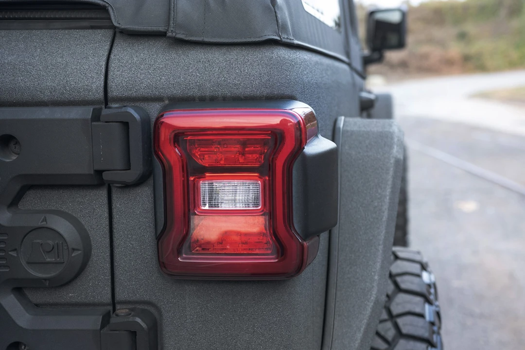 2019 Jeep JL Wrangler - Image 29 of 31