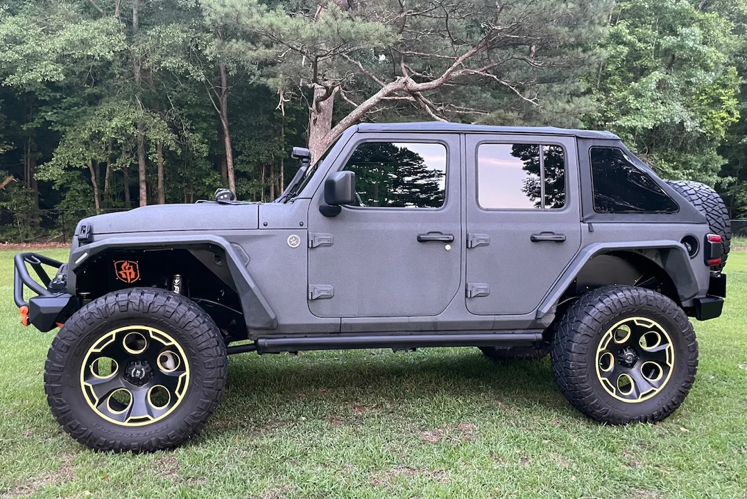 2019 Jeep JL Wrangler - Image 10 of 31