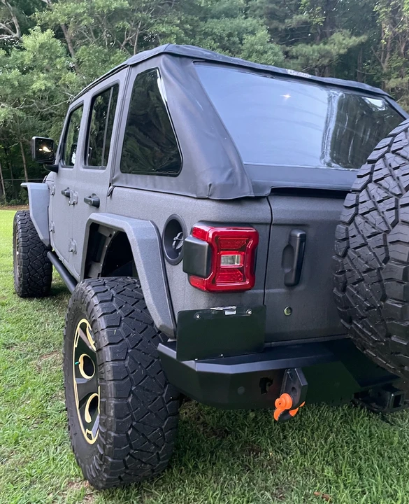 2019 Jeep JL Wrangler - Image 17 of 31